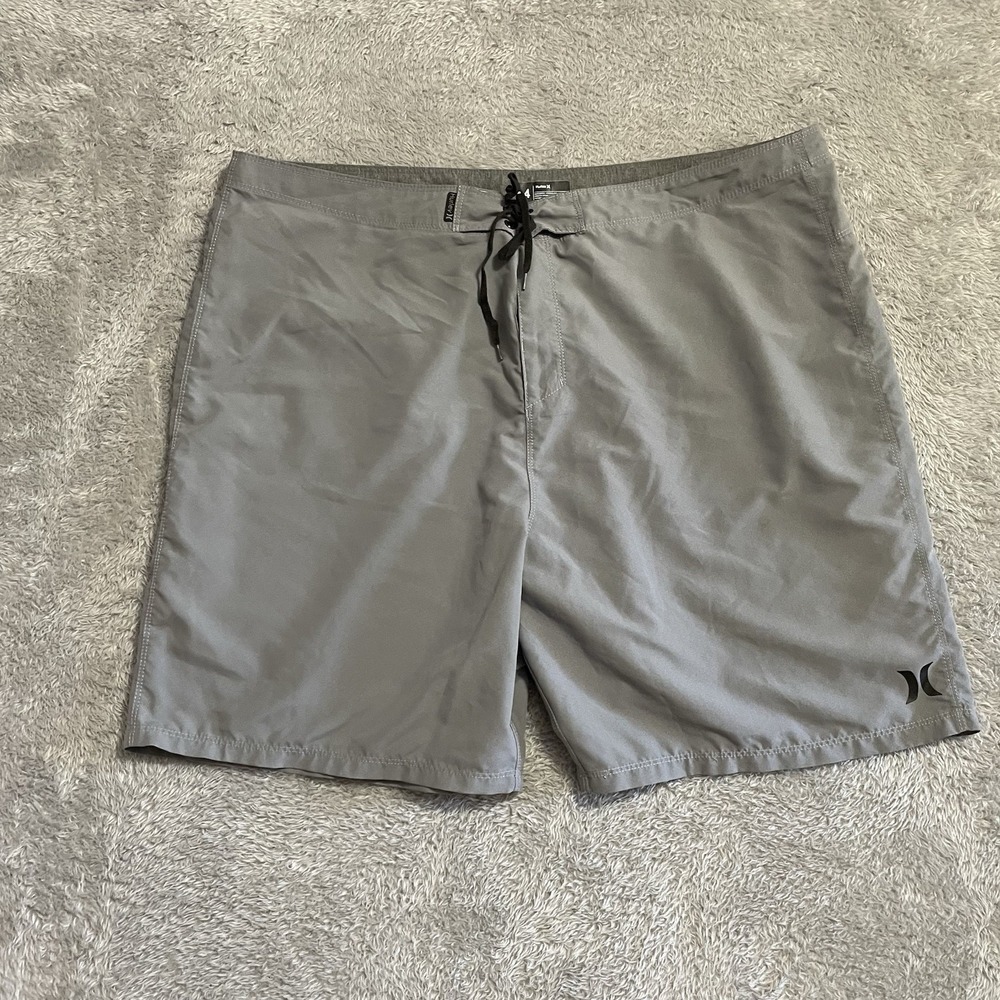 Hurley Board Shorts Mens Size 44‎ Gray and Black Drawstring Pocket Quick Dry
